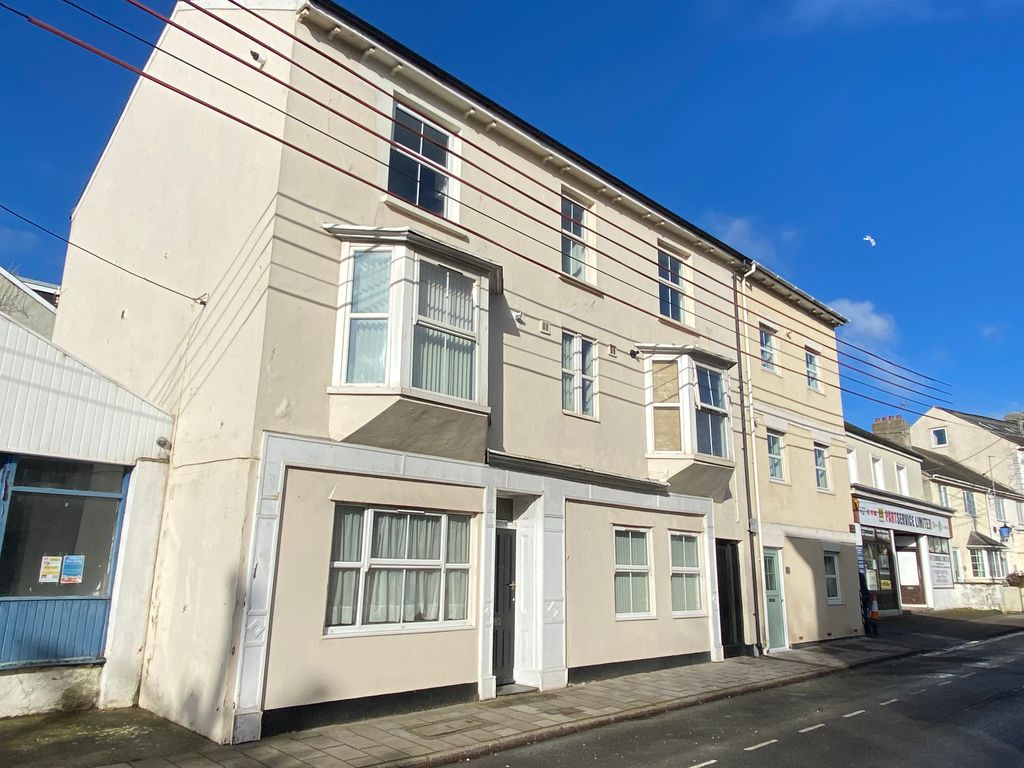 3 bed flat for sale in Queen Street, Seaton EX12, £210,000