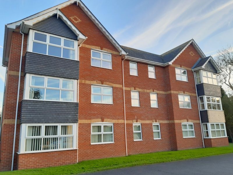 2 bed flat for sale in Long Causeway, Exmouth EX8, £180,000