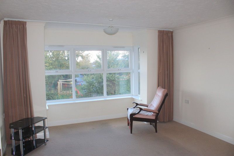 2 bed flat for sale in Long Causeway, Exmouth EX8, £180,000