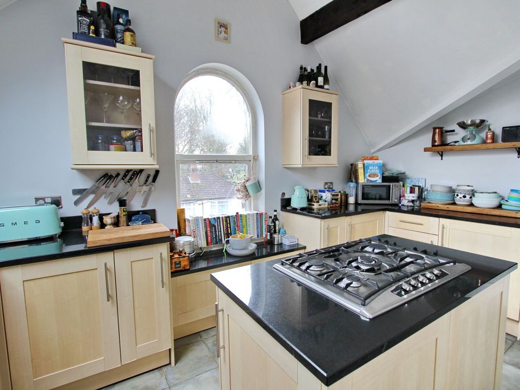 2 bed flat for sale in St. Pauls Road, Chenies M7, £195,000