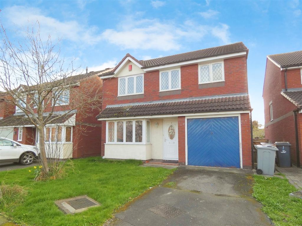 4 bed detached house for sale in Coppice Drive, Middlewich CW10, £250,000