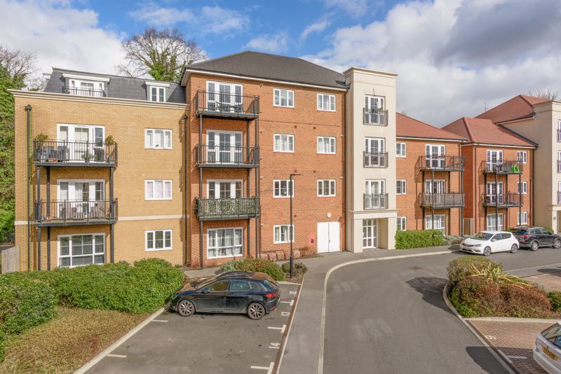 2 bed flat for sale in Alderson Grove, Hersham, Walton-On-Thames KT12, £154,000