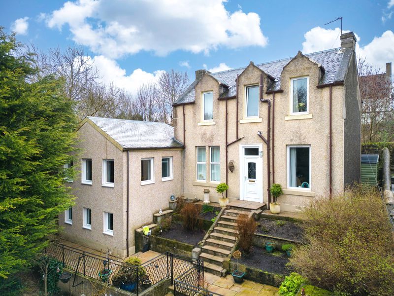 4 bed detached house for sale in Harriebrae Park, Dunfermline KY12, £325,000