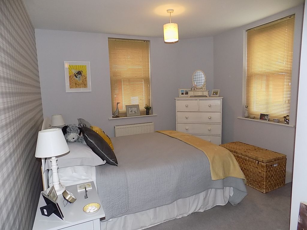 2 bed flat for sale in Taylor Court, Ashbourne DE6, £165,000