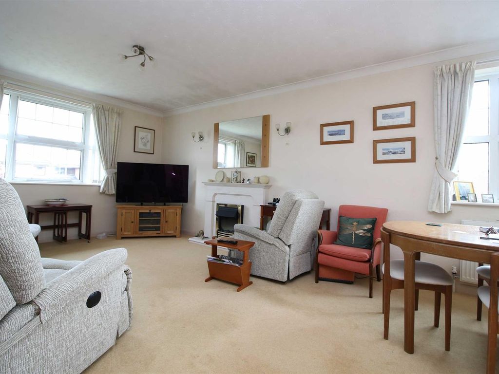 2 bed flat for sale in Trevone, Herbert Road, New Milton, Hampshire BH25, £299,950