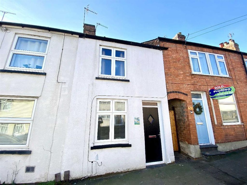 2 bed terraced house for sale in Chapel Street, Barwell, Leicester LE9, £150,000