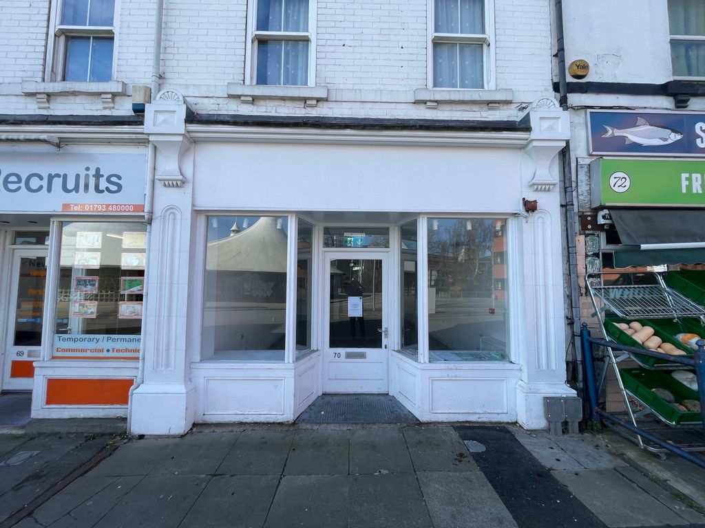 Retail premises for sale in Commercial Road, Swindon SN1, £120,000
