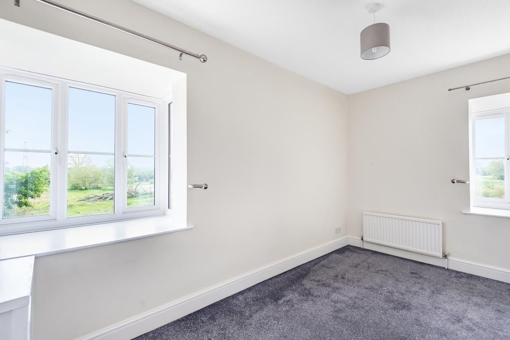 2 bed flat for sale in Reading, Berkshire RG1, £240,000