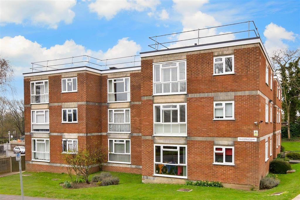 1 bed flat for sale in Downs Road, Sutton, Surrey SM2, £235,000