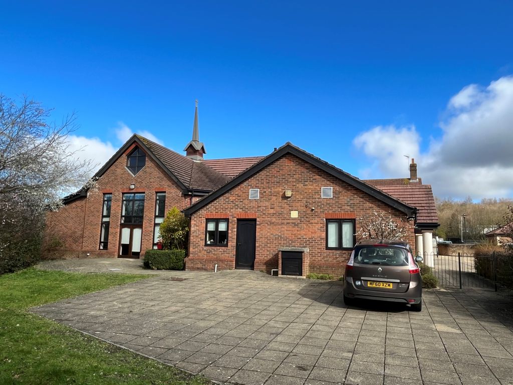Leisure/hospitality for sale in Abbey Meads Church, Abbey Meads Village Centre, Elstree Way, Swindon SN25, £555,000