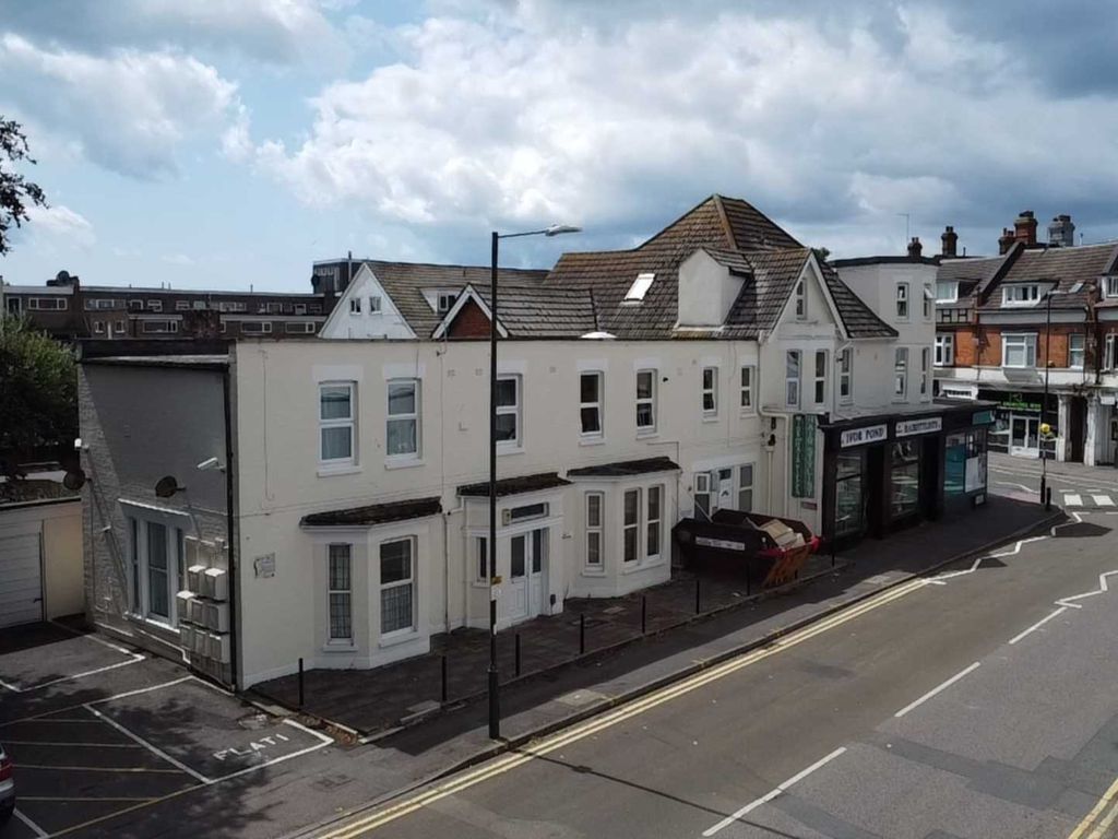 1 bed flat for sale in Hawkwood Road, Boscombe, Bournemouth BH5, £129,950