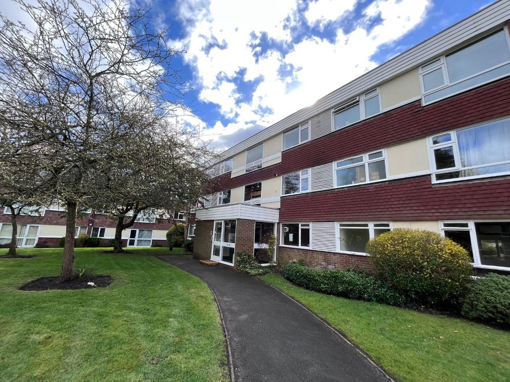 2 bed flat for sale in Stockdale Place, Birmingham B15, £140,000