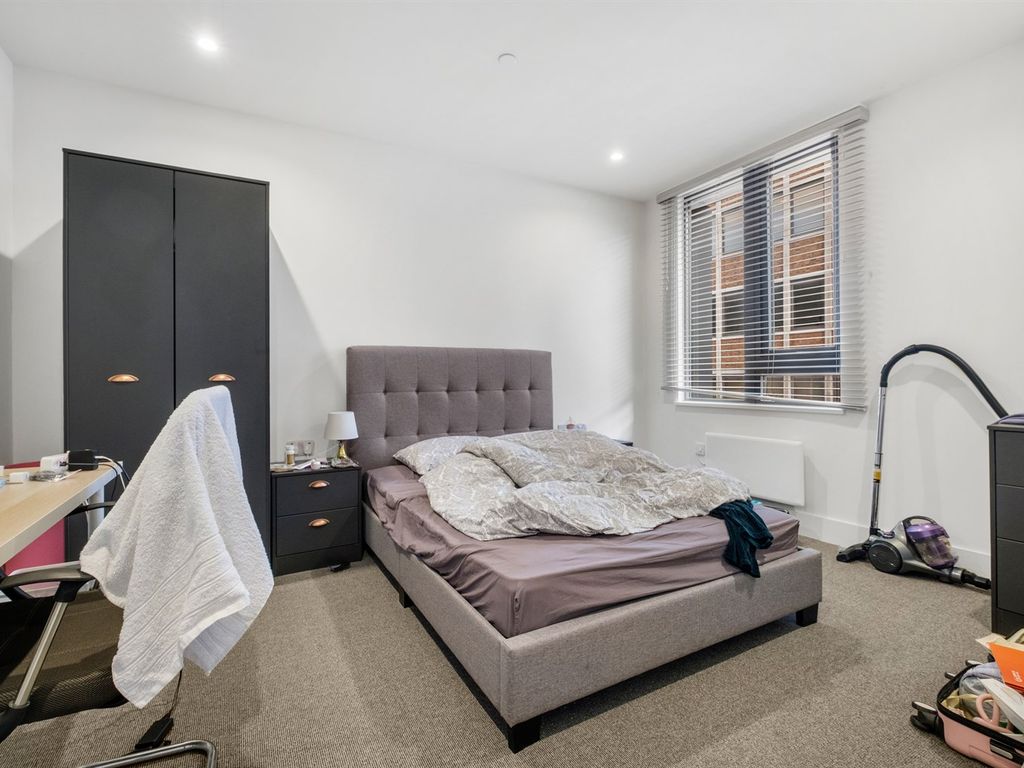 1 bed flat for sale in Cornwall Street, Birmingham B3, £199,950