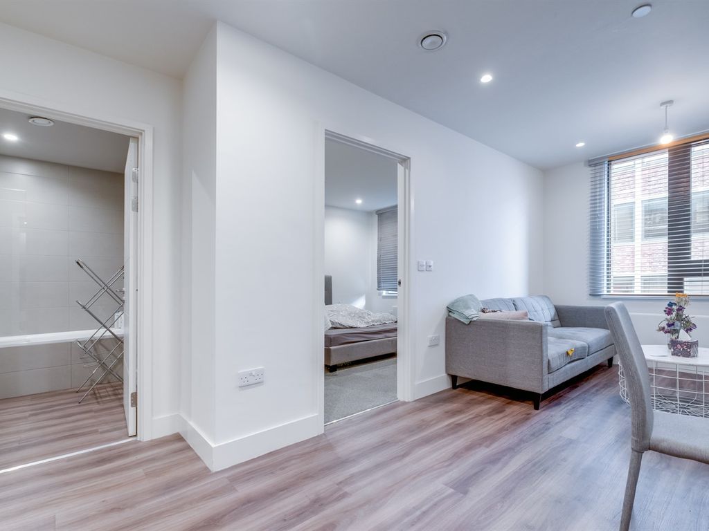 1 bed flat for sale in Cornwall Street, Birmingham B3, £199,950