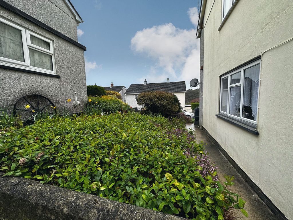 2 bed flat for sale in St. Andrews Close, Calstock PL18, £120,000