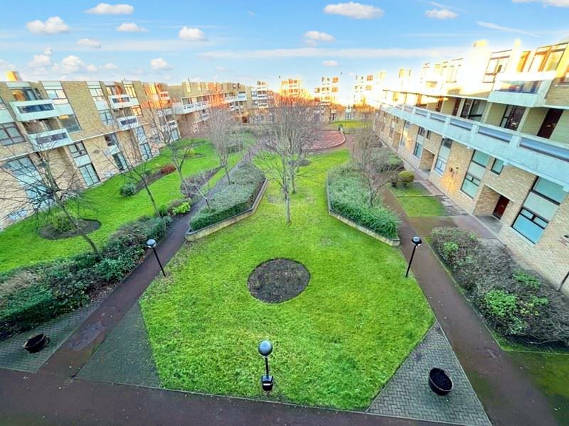 2 bed flat for sale in Kenilworth Court, Washington NE37, £25,000