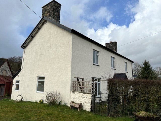 3 bed detached house for sale in Llanerfyl, Welshpool, Powys SY21, £275,000