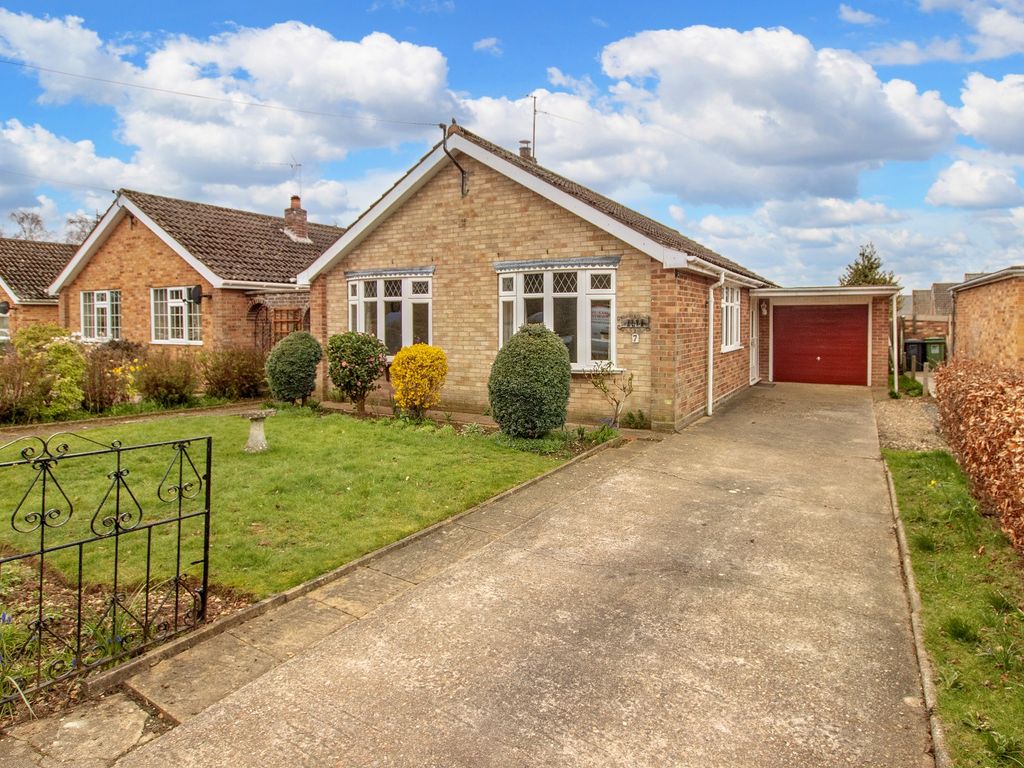 2 bed detached bungalow for sale in Smiths Lane, Fakenham NR21, £270,000