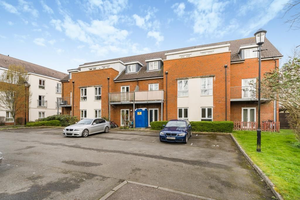 2 bed flat for sale in New Hinksey, Oxford OX1, £300,000