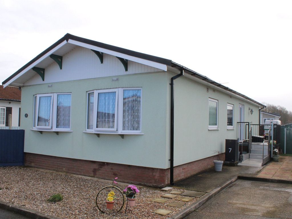 3 bed mobile/park home for sale in Evensford Walk, Bedwell Hey, Witchford, Ely CB6, £118,000