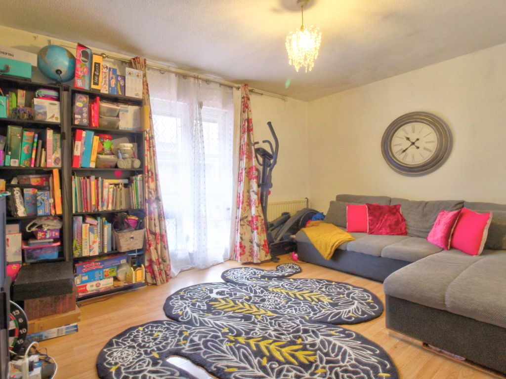 1 bed maisonette for sale in Grove Road, Luton LU1, £140,000