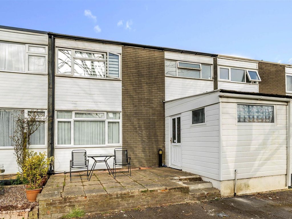 3 bed terraced house for sale in Packenham Road, Basingstoke RG21, £225,000