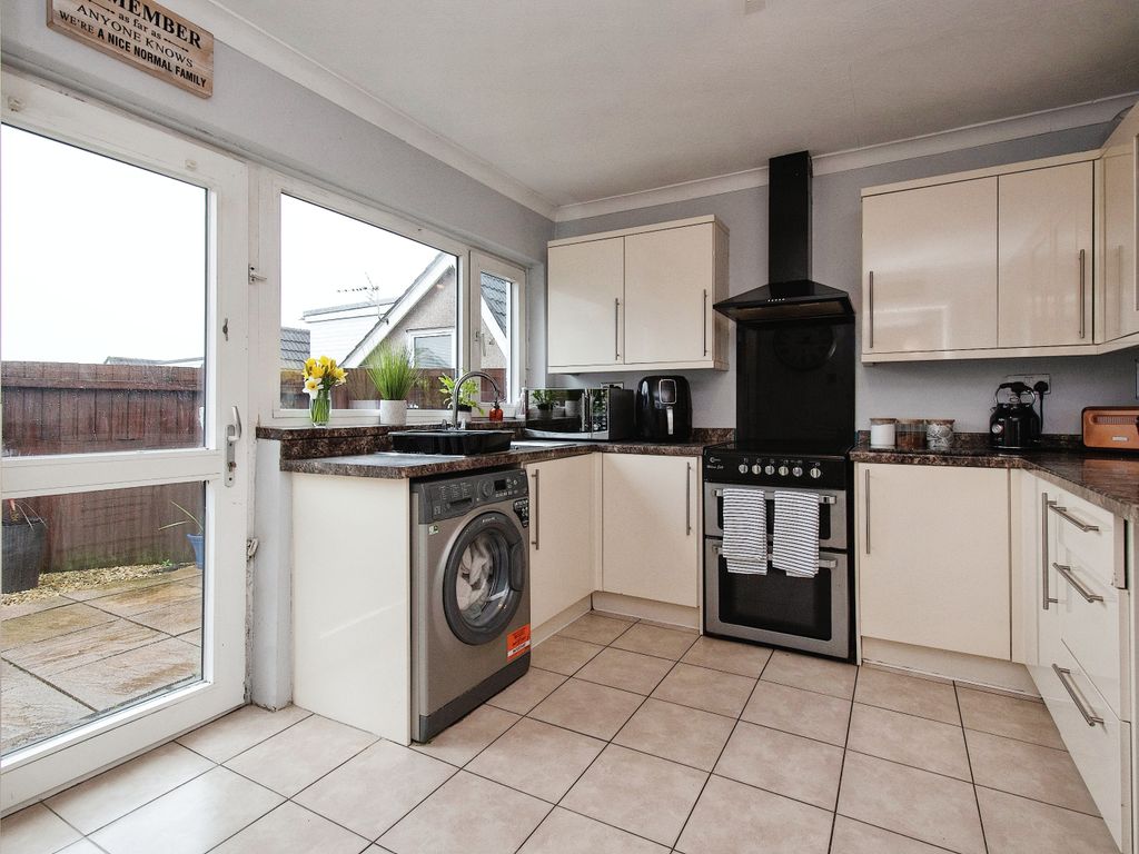 4 bed detached house for sale in Heol Bedwas, Swansea SA7, £290,000