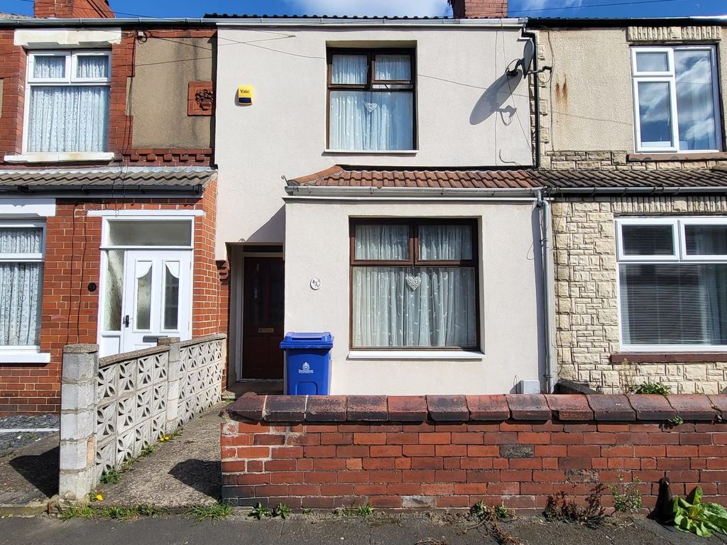 2 bed terraced house for sale in Washington Grove, Doncaster DN5, £85,000