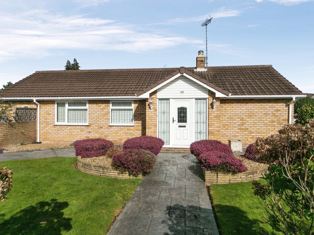 2 bed bungalow for sale in Marlow Avenue, Chester, Cheshire CH2, £335,000