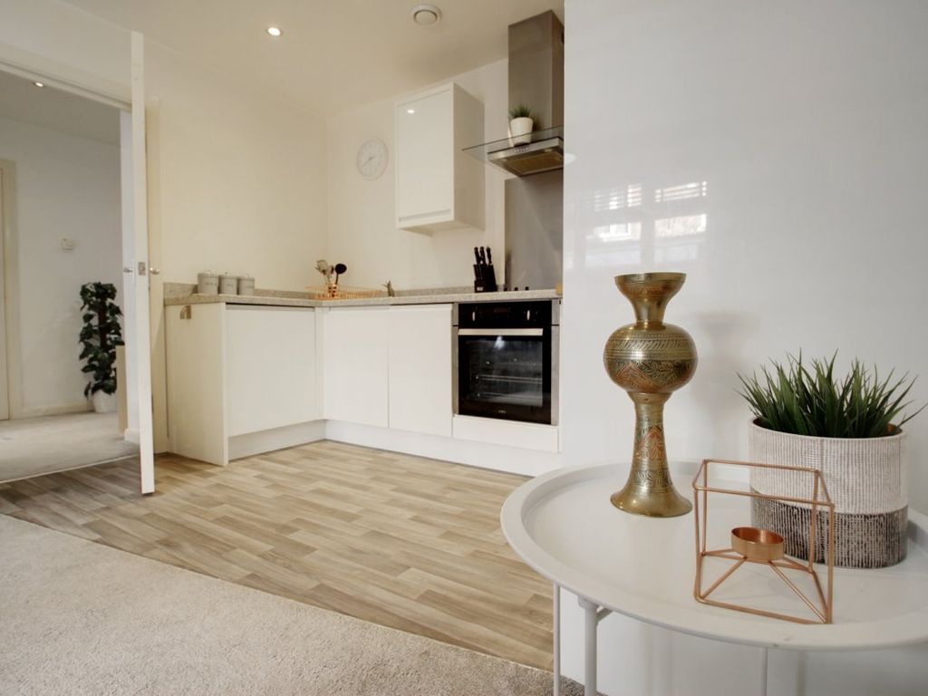 1 bed flat for sale in John Street, Luton LU1, £184,750