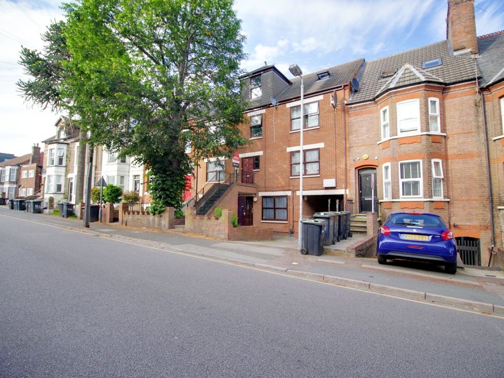 1 bed flat for sale in Napier Road, Luton LU1, £110,000