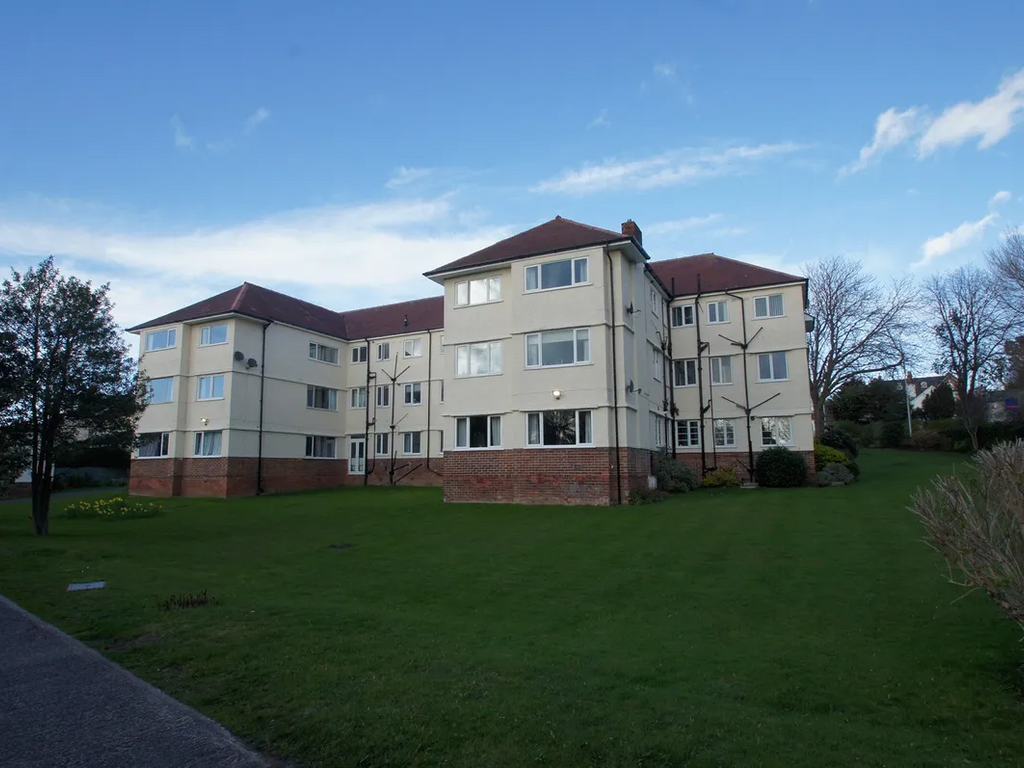 2 bed flat for sale in Kirby Park Mansions, Ludlow Drive, West Kirby, Wirral CH48, £125,000