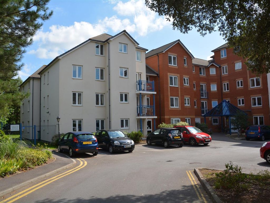 1 bed property for sale in Beach Road, Weston-Super-Mare BS23, £100,000
