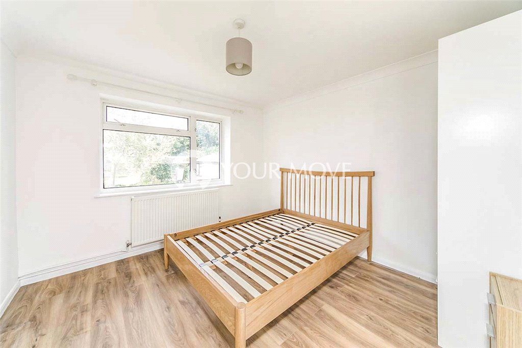 2 bed maisonette for sale in Sheridan Avenue, Caversham, Reading RG4, £260,000