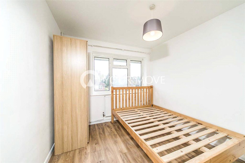 2 bed maisonette for sale in Sheridan Avenue, Caversham, Reading RG4, £260,000