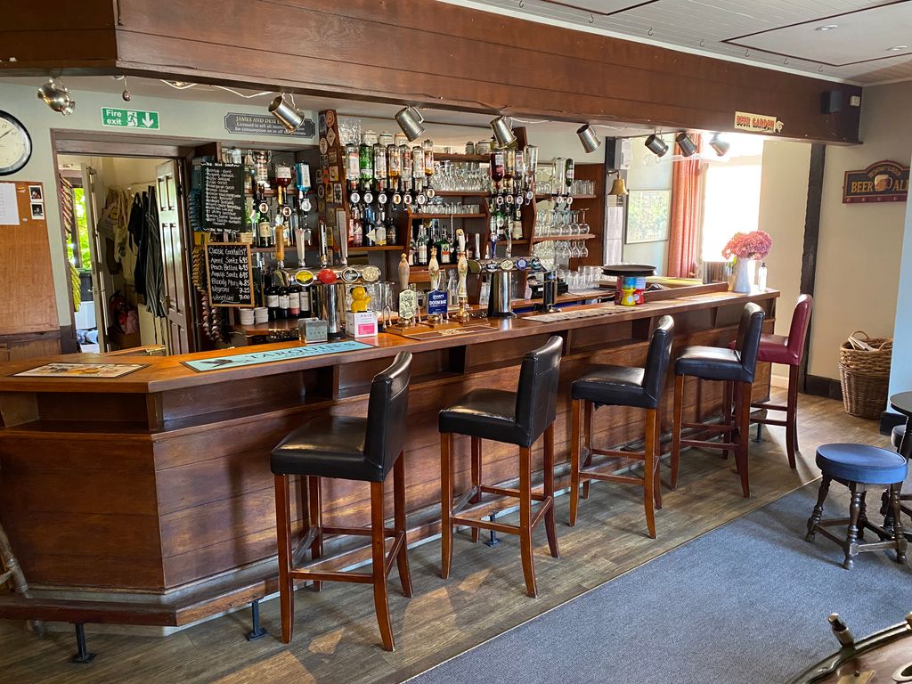 Pub/bar for sale in The Cross, Blandford Forum DT11, £495,000