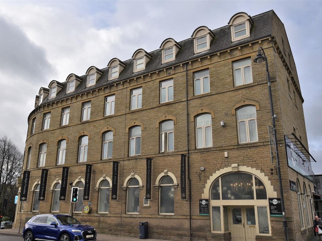 1 bed flat for sale in Huddersfield Road, Mirfield WF14, £65,000