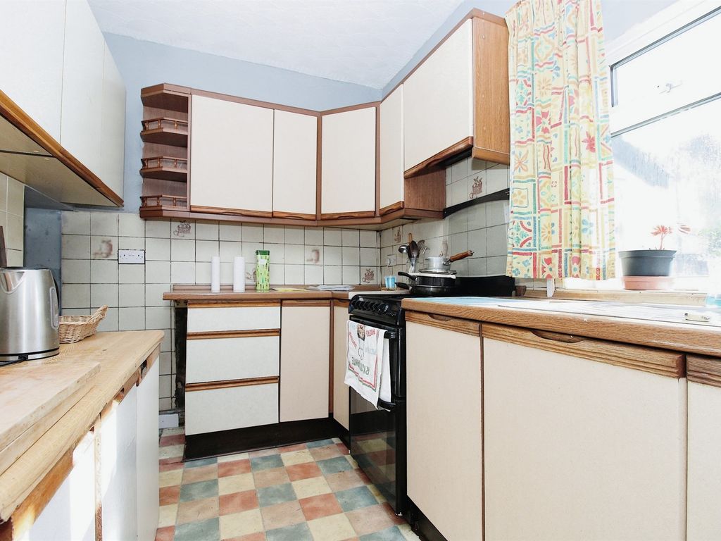 3 bed terraced house for sale in Penarth Road, Cardiff CF11, £270,000