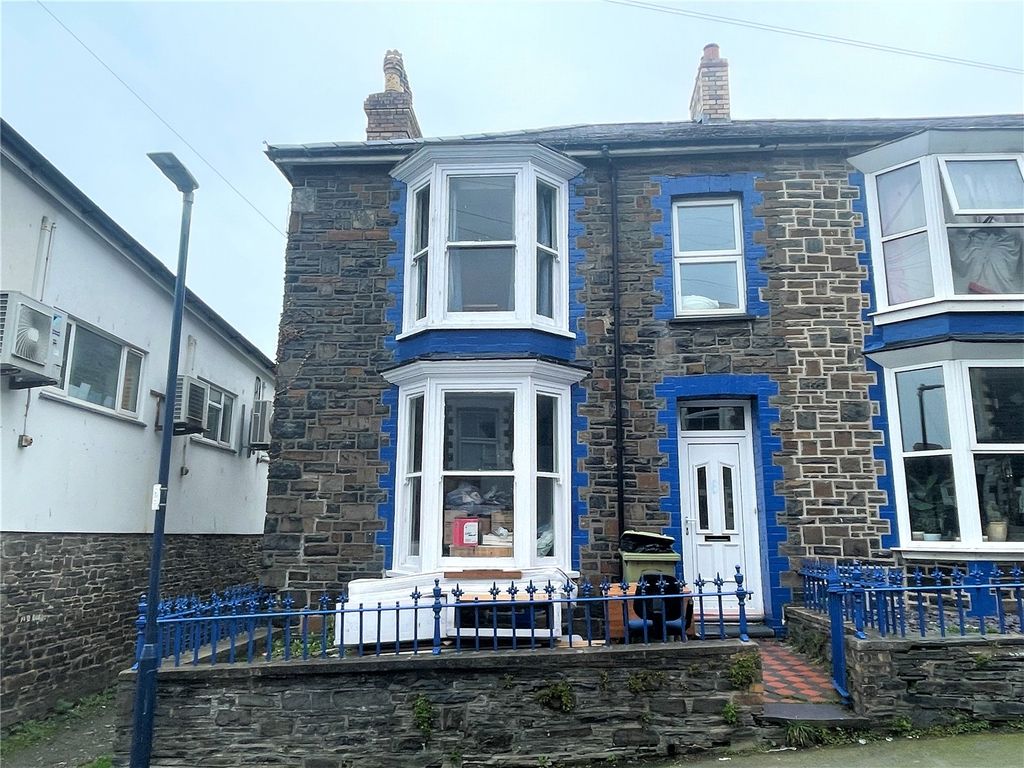 4 bed end terrace house for sale in Vaenor Street, Aberystwyth, Ceredigion SY23, £195,000