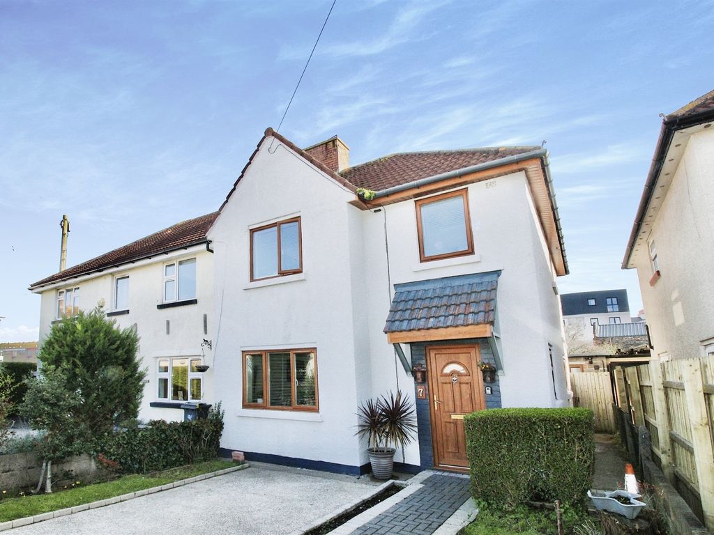 3 bed semi-detached house for sale in West Close, Cardiff CF10, £300,000