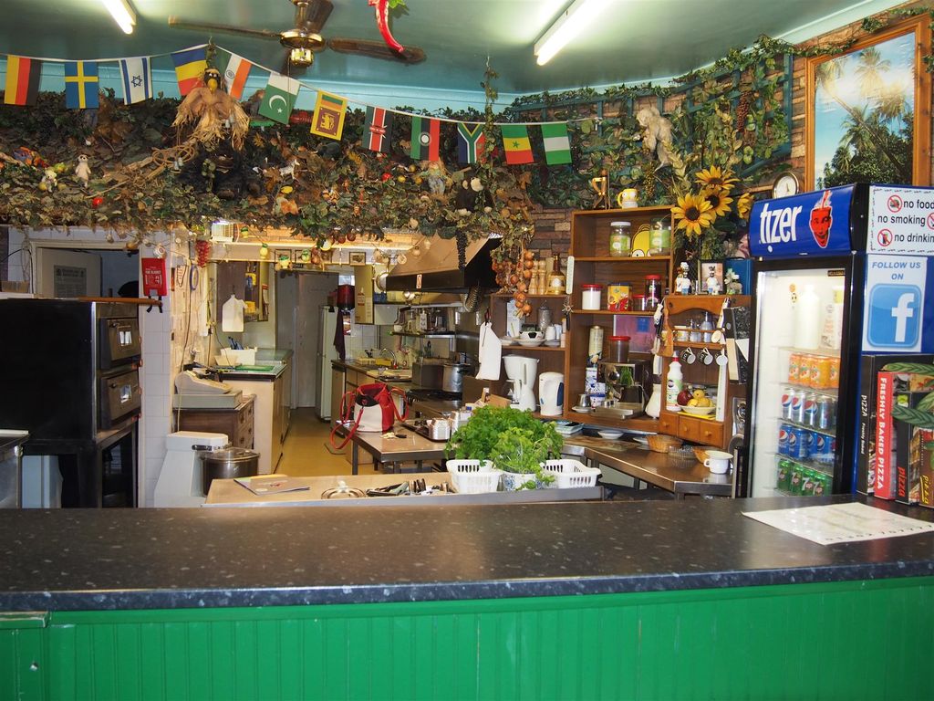 Restaurant/cafe for sale in Hot Food Take Away DN6, Askern, South Yorkshire, £137,500