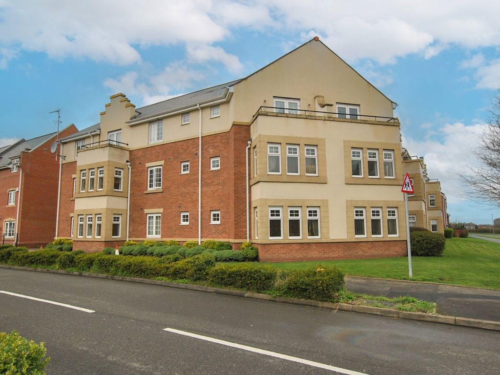 2 bed flat for sale in Highlander Drive, Donnington, Telford TF2, £124,995