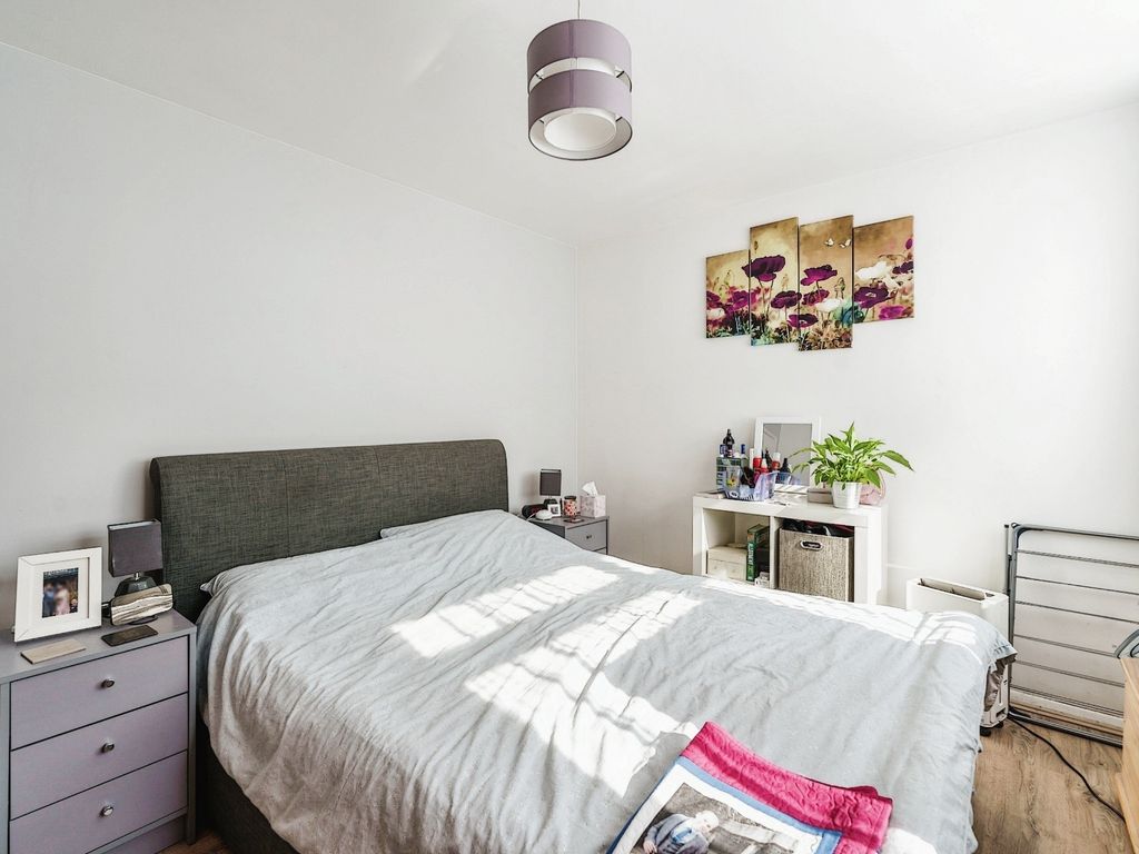 2 bed flat for sale in Elmer Road, Middleton-On-Sea, Bognor Regis PO22, £210,000