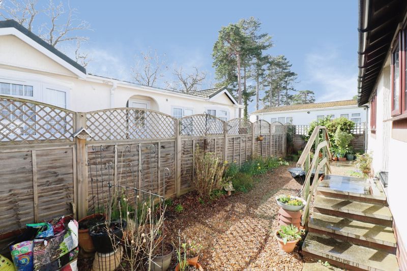 2 bed mobile/park home for sale in The Pines, Orchards Residential Park, Slough SL3, £230,000