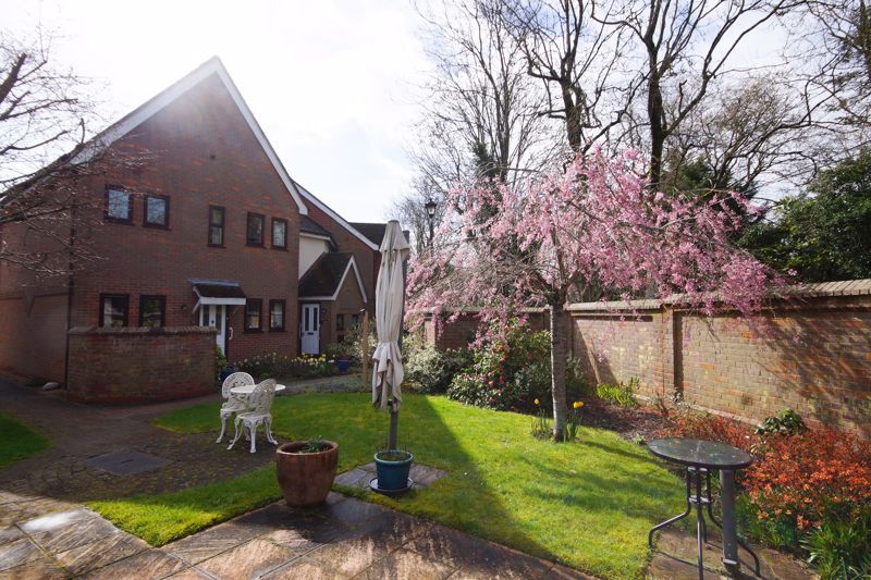 2 bed property for sale in Giles Gate, Prestwood, Great Missenden HP16, £260,000