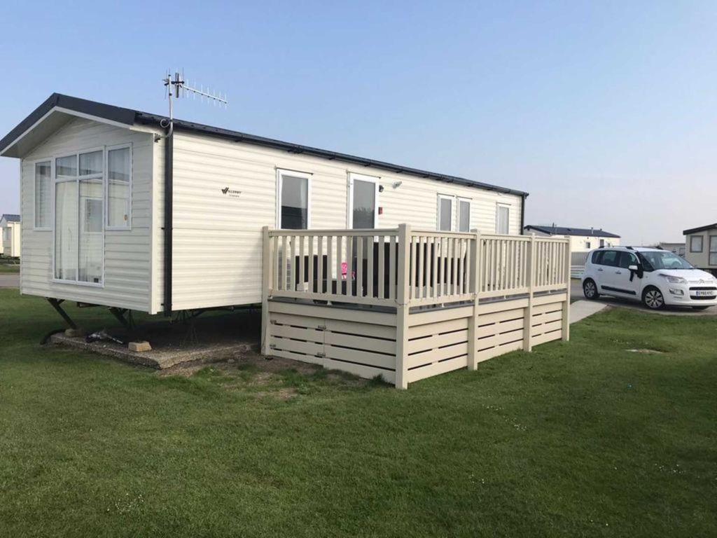 3 bed mobile/park home for sale in Seal Bay Resort (Bunn Leisure), Selsey PO20, £39,999