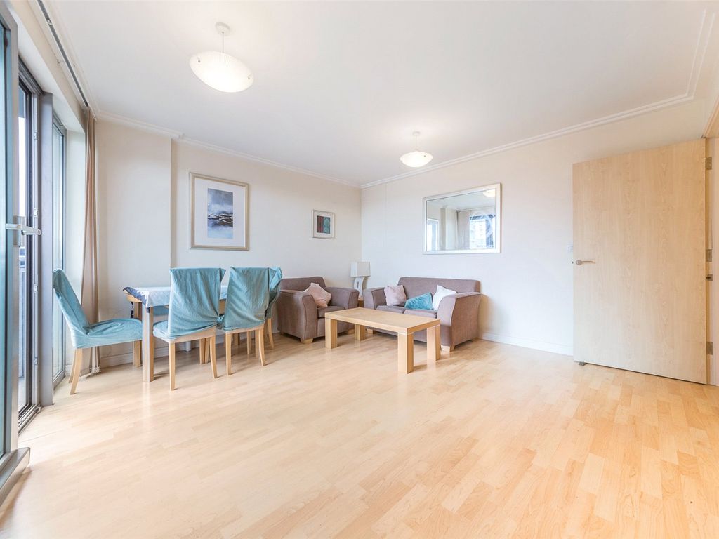 1 bed flat for sale in Poulton Court, Victoria Road, North Acton W3, £300,000