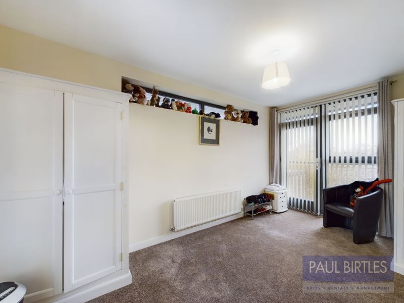 2 bed property for sale in The Bowling Green, Stretford, Manchester M32, £185,000