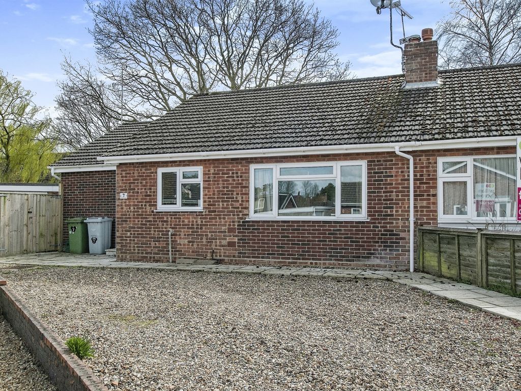 4 bed semi-detached bungalow for sale in Wrench Close, Aylsham, Norwich NR11, £315,000