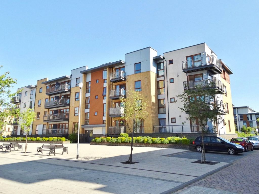 1 bed flat for sale in Commonwealth Drive, Three Bridges, Crawley, West Sussex RH10, £190,000